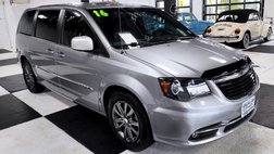 2016 Chrysler Town and Country S