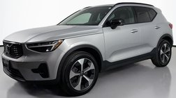 2023 Volvo XC40 B5 Plus Dark Theme