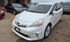 2014 Toyota Prius v Five