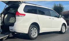 2013 Toyota Sienna SE 8-Passenger