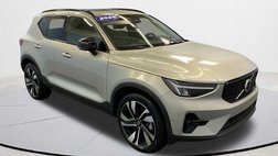 2025 Volvo XC40 B5 Plus Dark Theme