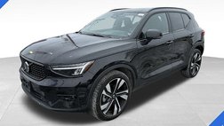 2025 Volvo XC40 B5 Plus Dark Theme