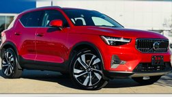 2025 Volvo XC40 B5 Ultra Bright Theme