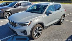 2025 Volvo XC40 B5 Plus Bright Theme