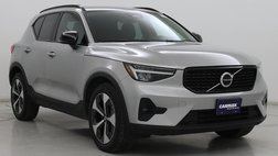 2023 Volvo XC40 B5 Plus Dark Theme