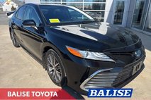 2022 Toyota Camry Hybrid XLE