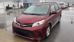 2018 Toyota Sienna LE 7-Passenger FWD with Auto-Access Seat