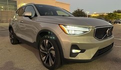 2023 Volvo XC40 B5 Ultimate Bright Theme