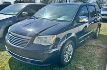2013 Chrysler Town and Country Touring-L