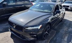 2023 Volvo S60 B5 Core Dark Theme