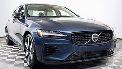 2024 Volvo S60 Recharge T8 Ultimate Dark Theme