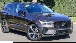 2023 Volvo XC60 Recharge T8 Ultimate Dark Theme