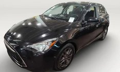 2020 Toyota Yaris Hatchback LE