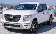 2023 Nissan Titan SV