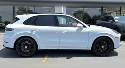 2022 Porsche Cayenne Turbo S E-Hybrid