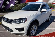 2016 Volkswagen Touareg VR6 Lux