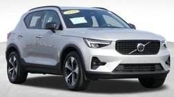 2024 Volvo XC40 B5 Plus Dark Theme