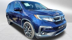 2022 Honda Pilot Touring w/Rear Captain's Chairs