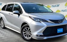 2022 Toyota Sienna XLE 7-Passenger