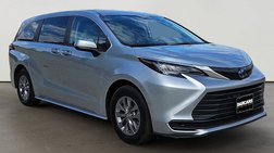 2022 Toyota Sienna LE 8-Passenger