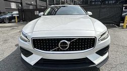 2023 Volvo V60 Cross Country B5 Plus