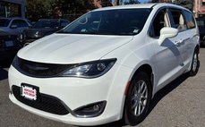 2020 Chrysler Pacifica Touring