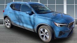 2023 Volvo XC40 B5 Plus Bright Theme