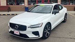 2022 Volvo S60 Recharge T8 R-Design Expression