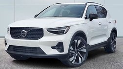2024 Volvo XC40 B5 Ultimate Dark Theme