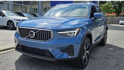 2025 Volvo XC40 B5 Core Bright Theme