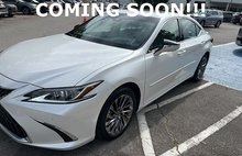 2024 Lexus ES 300h Luxury