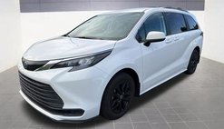 2024 Toyota Sienna LE 8-Passenger