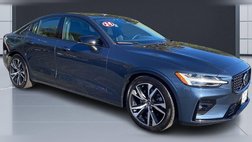 2024 Volvo S60 B5 Plus Dark Theme