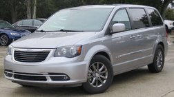 2016 Chrysler Town and Country S