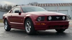 2005 Ford Mustang GT Deluxe