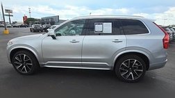 2022 Volvo XC90 T6 Momentum 7-Passenger
