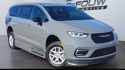 2024 Chrysler Pacifica Touring