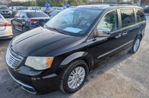 2013 Chrysler Town and Country Touring-L