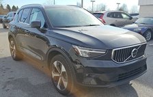2025 Volvo XC40 B5 Plus Bright Theme