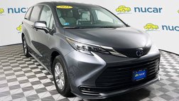 2025 Toyota Sienna LE 8-Passenger