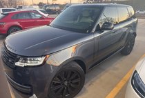 2025 Land Rover Range Rover P550e SE