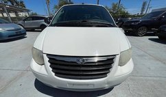 2005 Chrysler Town and Country LX
