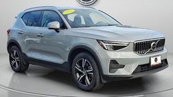 2025 Volvo XC40 B5 Plus Dark Theme