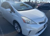 2014 Toyota Prius v Five