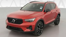 2024 Volvo XC40 B5 Ultimate Dark Theme
