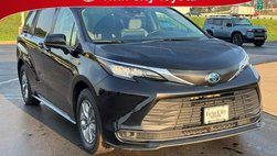 2023 Toyota Sienna LE 8-Passenger