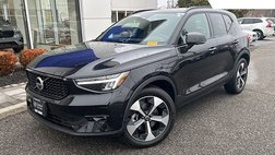 2025 Volvo XC40 B5 Plus Dark Theme