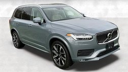 2022 Volvo XC90 T6 Momentum 7-Passenger