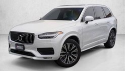 2022 Volvo XC90 T6 Momentum 7-Passenger