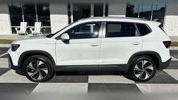 2025 Volkswagen Taos SE 4Motion